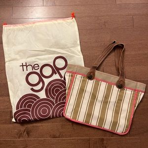 Gap reversible canvas bag with dust bag